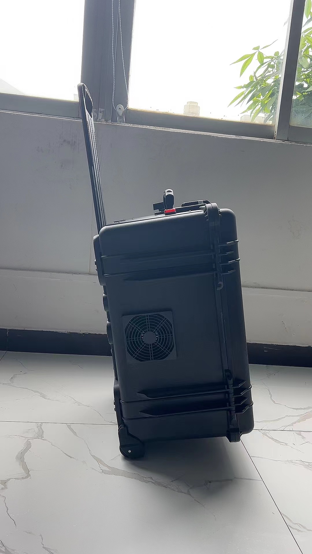 方正手拉箱型移动通信干扰器